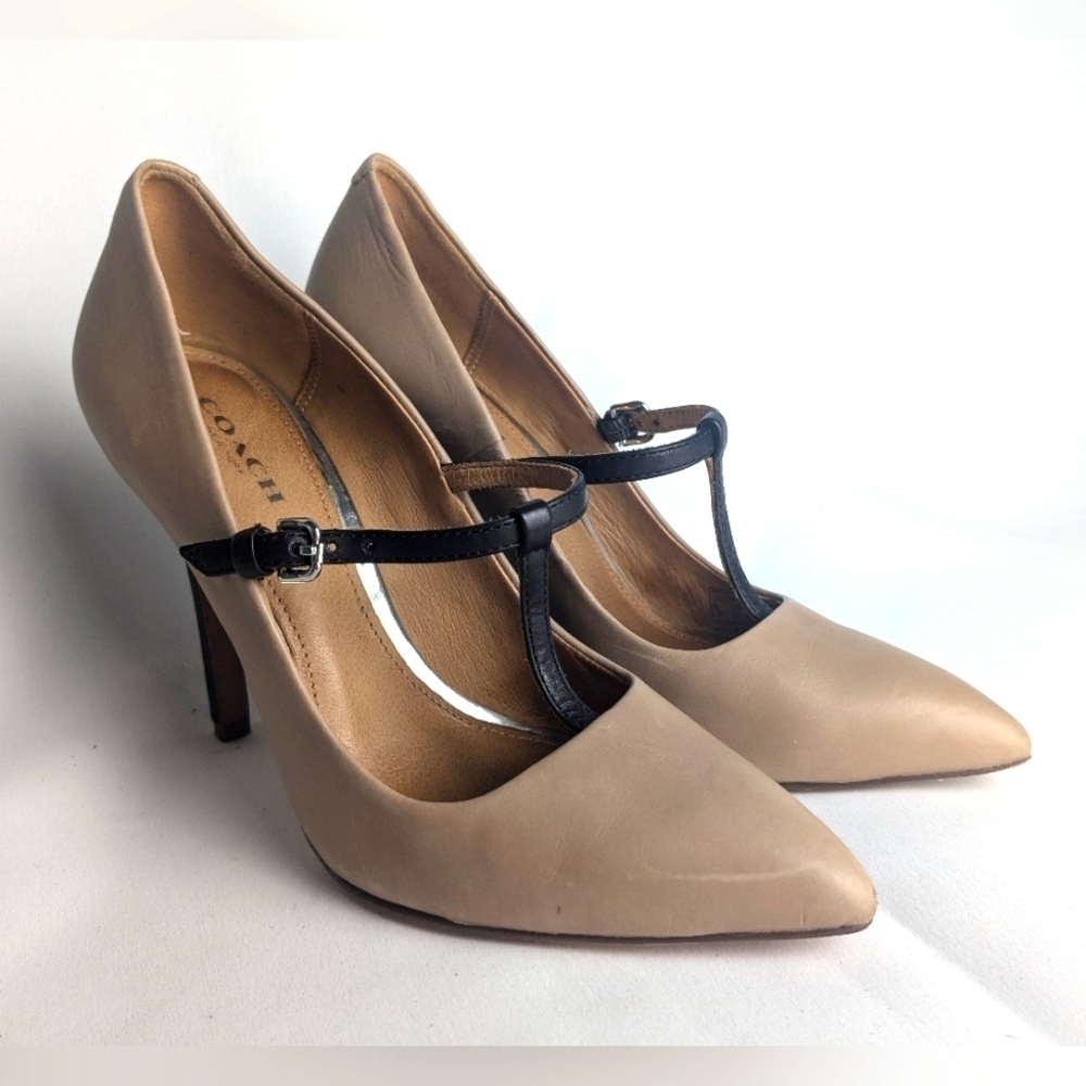 COACH Tan Leather Heel Pumps Shoes Black T Straps Size 5.5 Pointed Toe